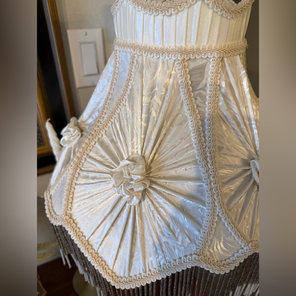 Vintage Dale Tiffany Style Ivory Beaded Fringe Lamp Shade - Picture 11 of 12